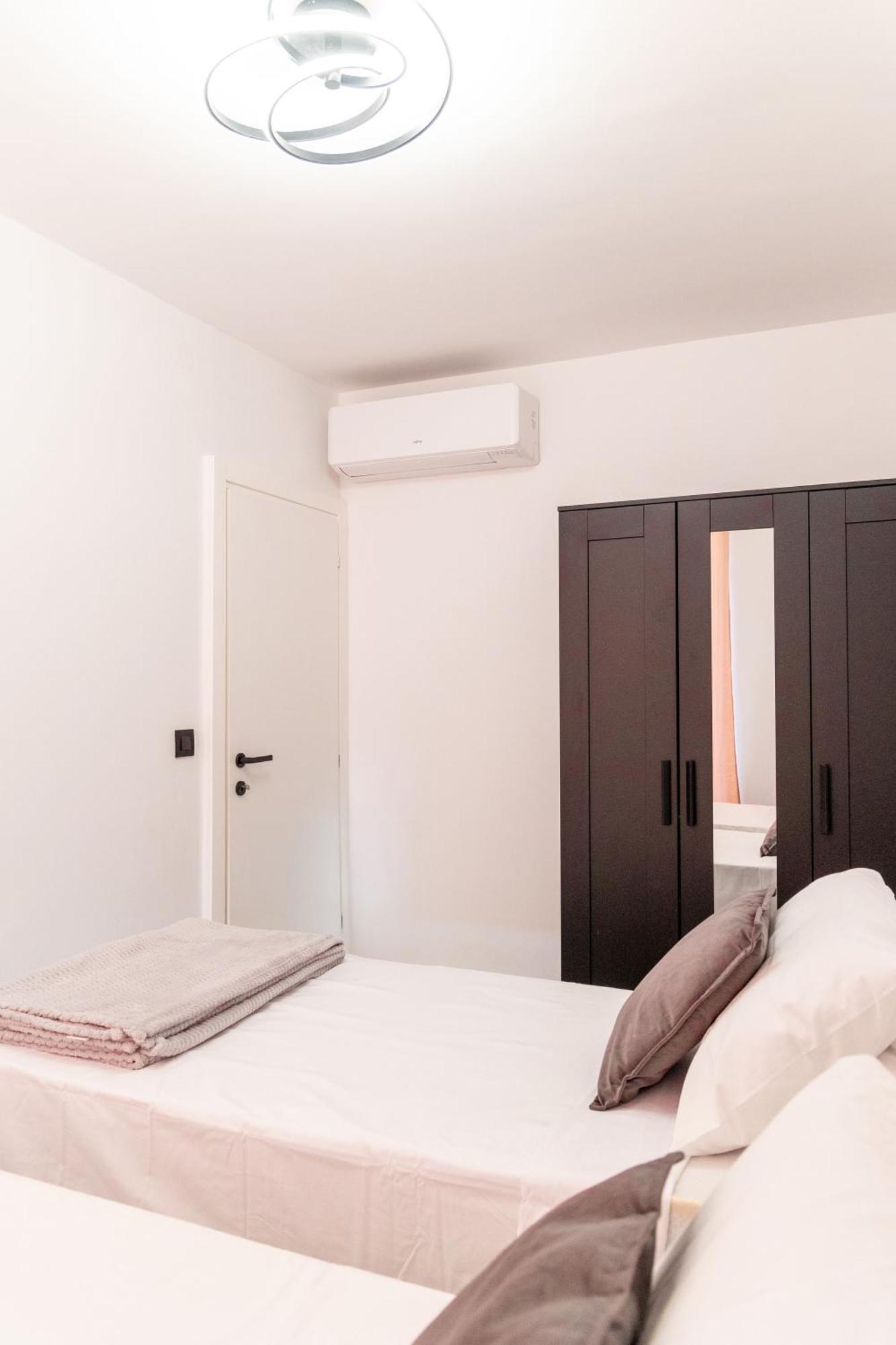 Orca -sea View Apartment *